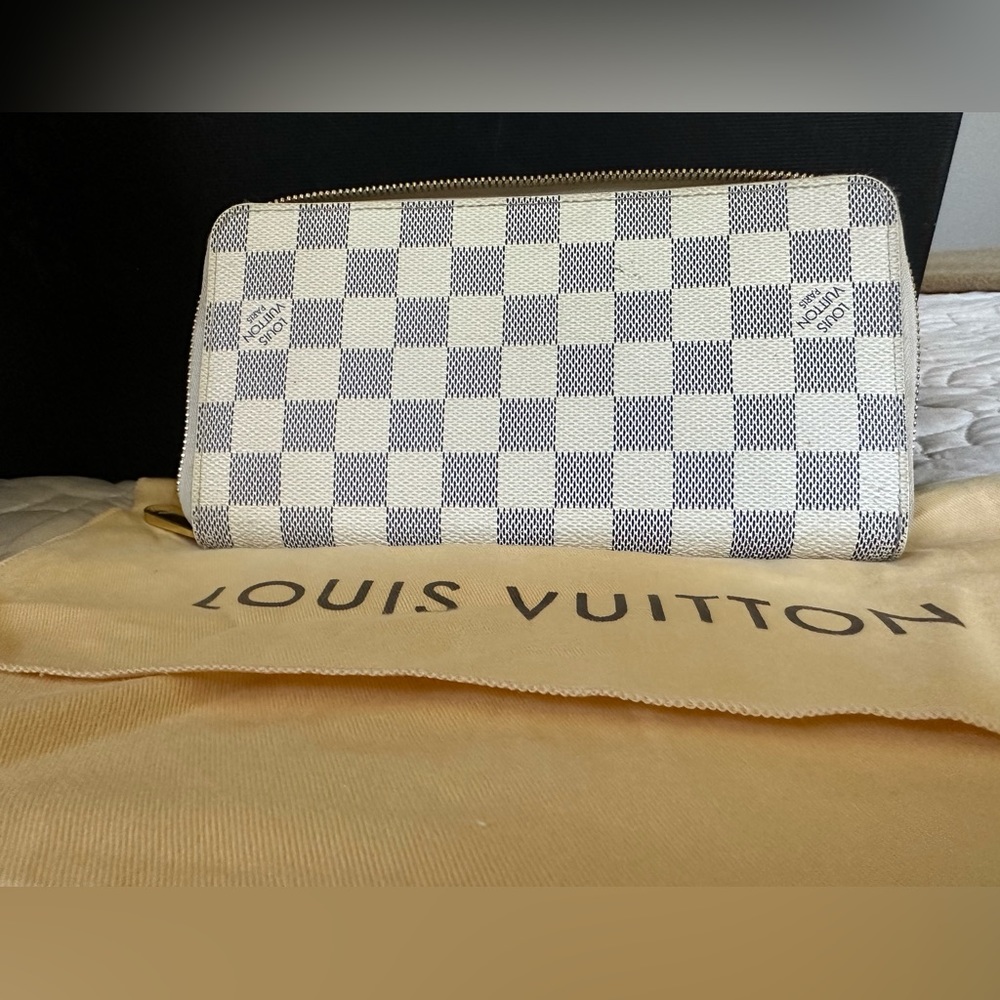 Louis Vuitton purse